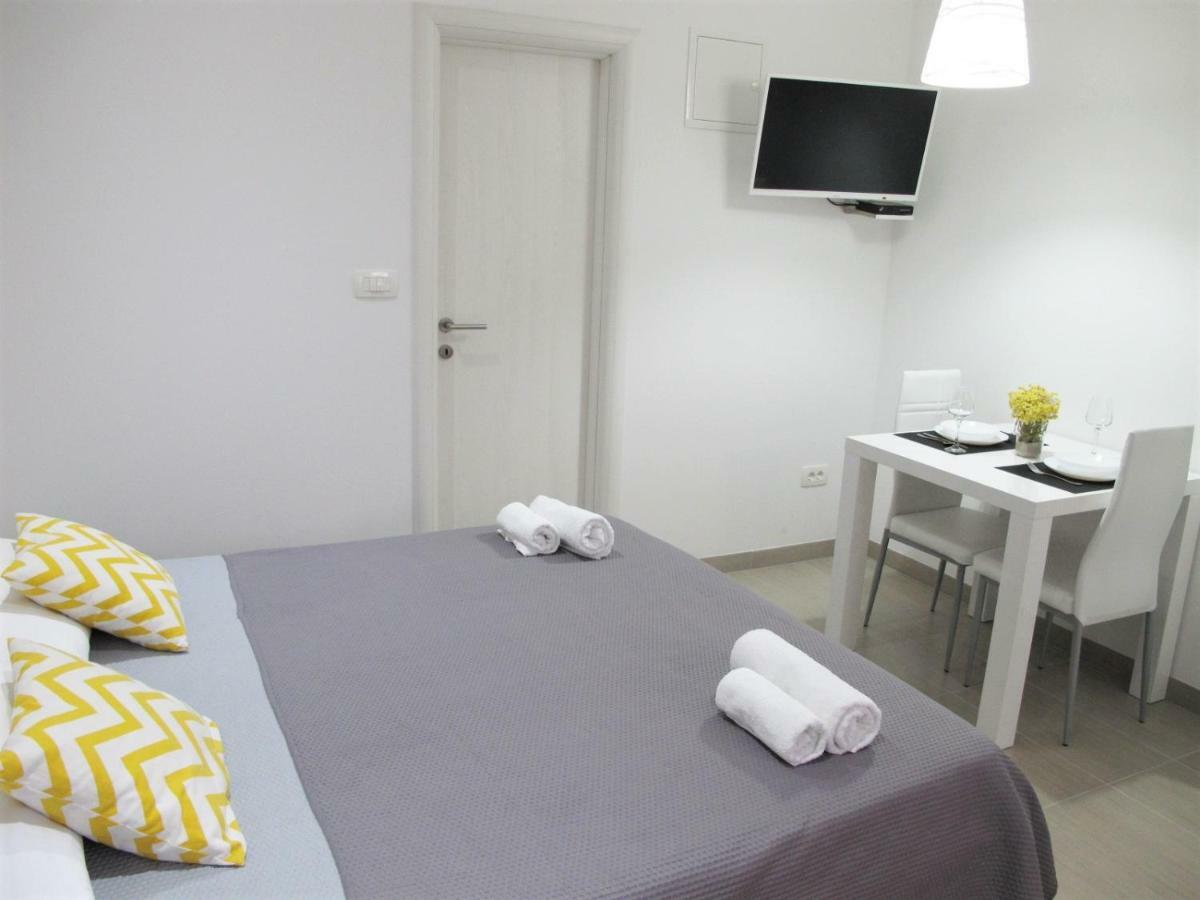 Ferienwohnung Seaeye Trogir Exterior foto